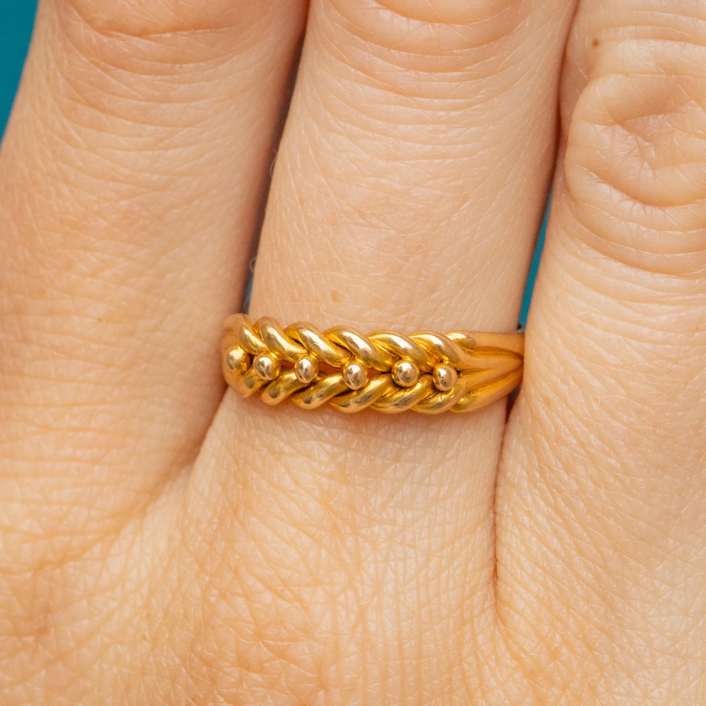Antique 18ct Gold Keeper Ring