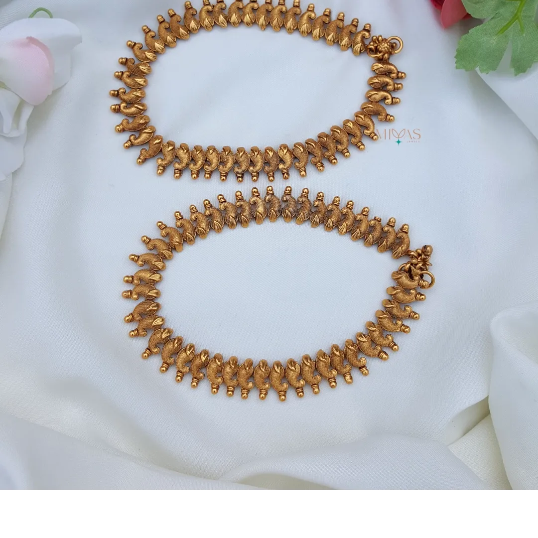 Striking Mango Design Gold Look Anklet